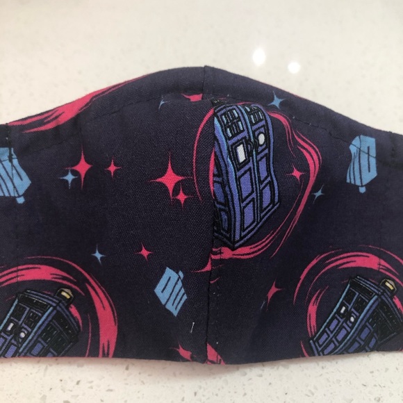 XS/S Wired Tardis Doctor Who Non-Medical Kids Mask - Picture 5 of 10